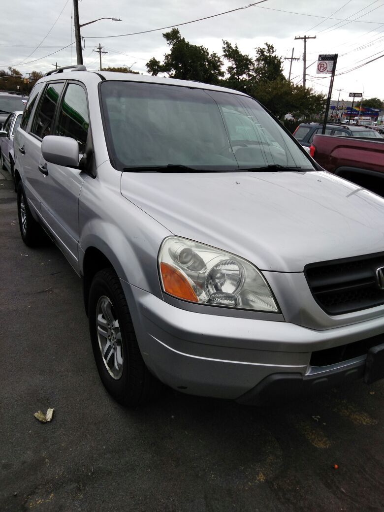 2005 Honda Pilot AWD. This is a new one Fully serviced, ready to go priced 4 quick sale!!