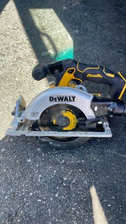 Skillzaw dewalt 20 v