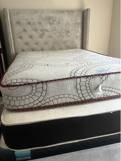 Queen bed frame w/ mattress and box springs