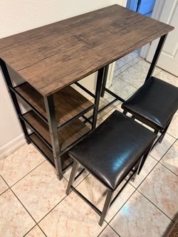 Dining Table w 2 stools