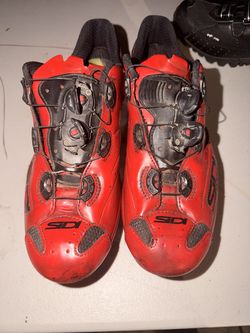 Cycling shoes