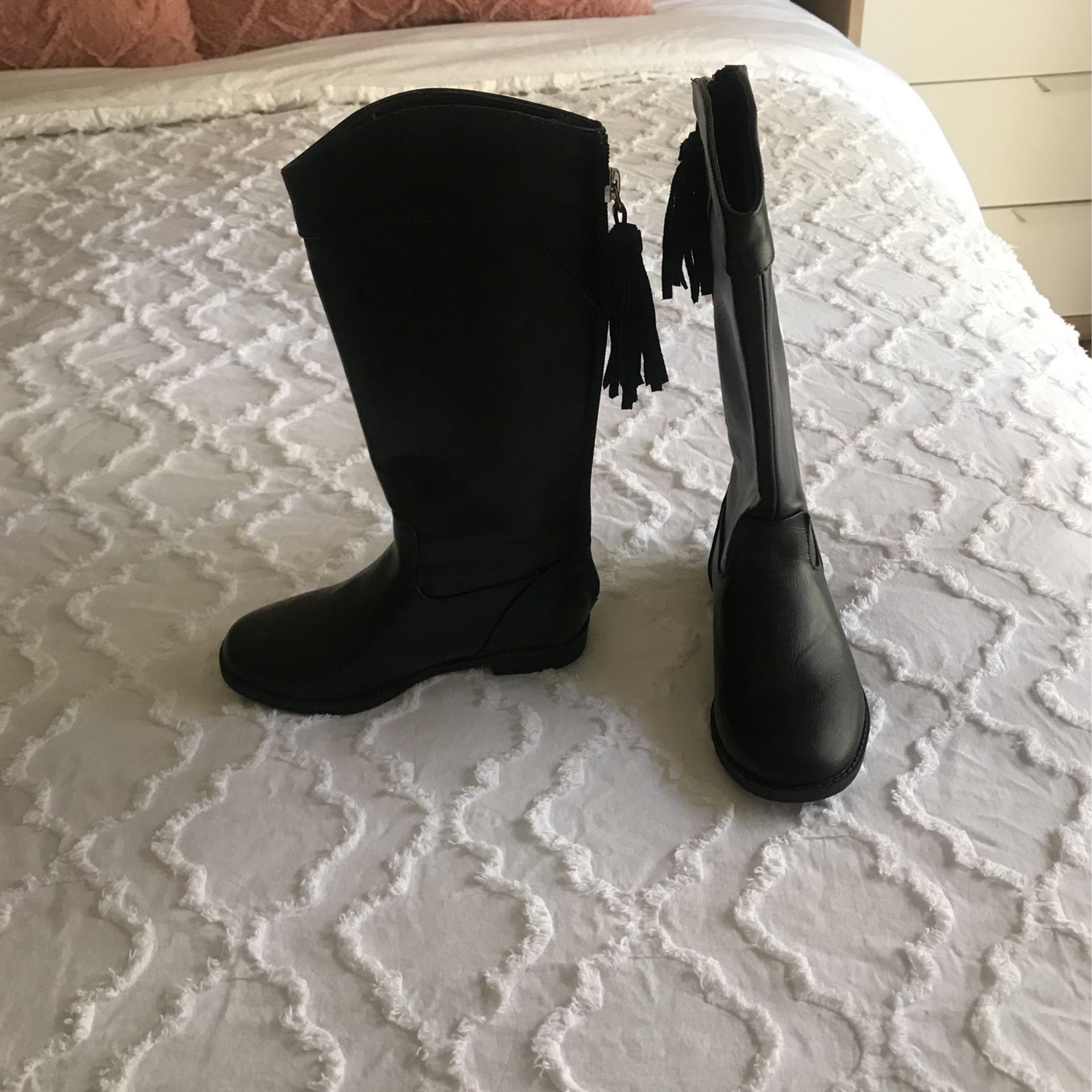 New Girls Boots Size 11