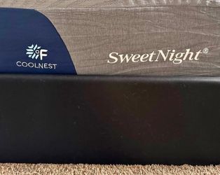 New Condition King Size CoolNest SweetNight Mattress