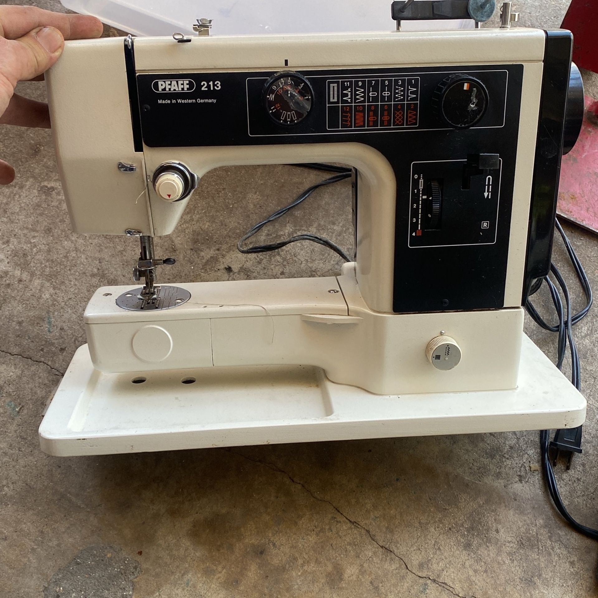 PFAFF Sewing Machine