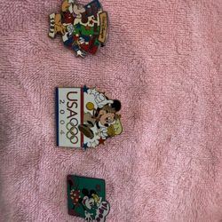 Disney Pins 