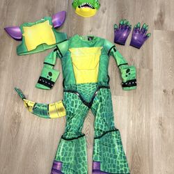 Montgomery gator Size M Kids