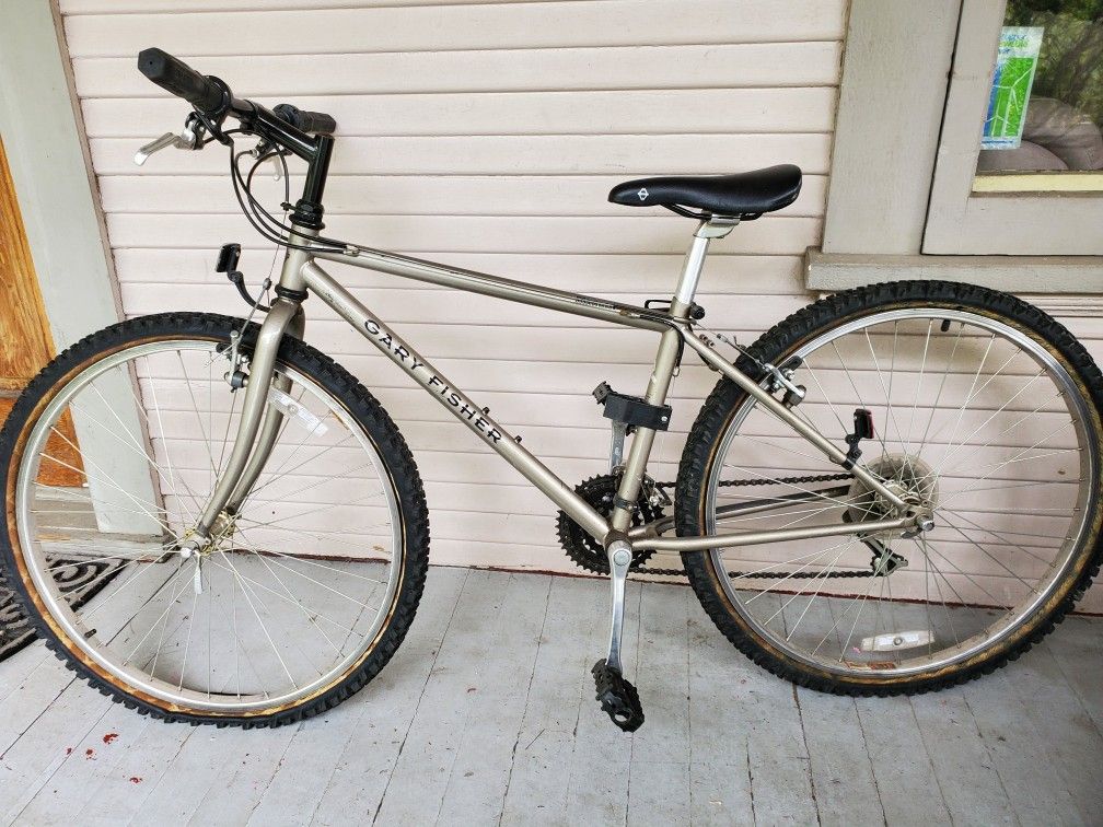 Gary Fisher Marlin Mountain Bike 24 Speed