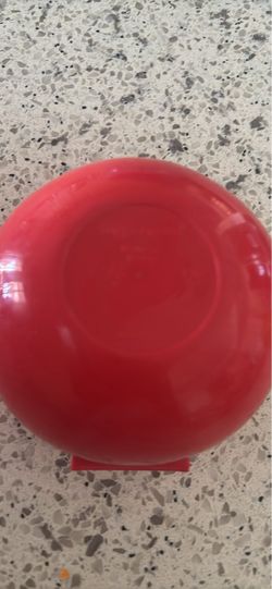Red tomato conteiner
