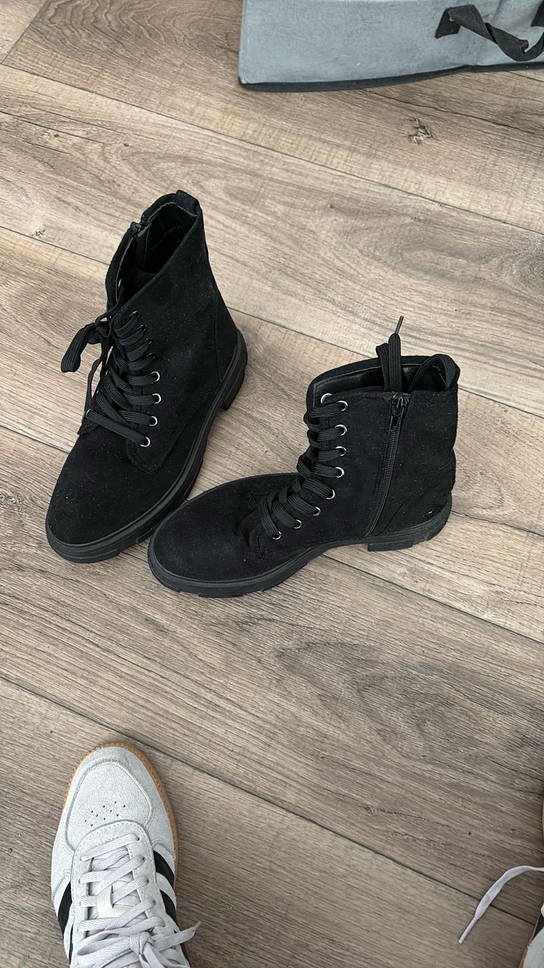 Boots Are Size 7, Tall Black Boots Are 7.5