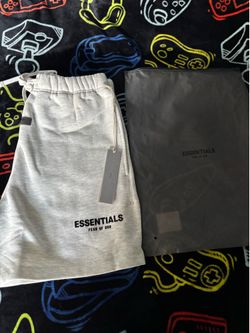 White essential shorts