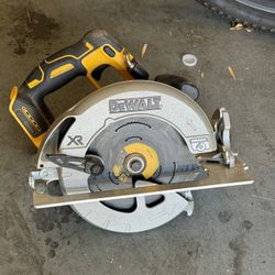 Dewalt Saw