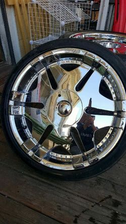 RINES CON SUS LLANTAS