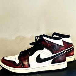 Air Jordan 1 Mid SE Size 7