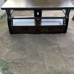 entertainment  sistem table