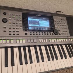 Yamaha psr- S770 