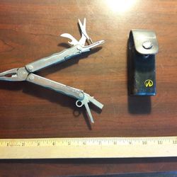 Very Large Leatherman tool.