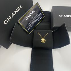 Authentic Vintage Chanel Necklace Gold Color for Sale in Los