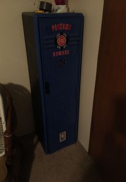 Pistons locker joe dumars