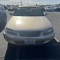 2000 Toyota Camry