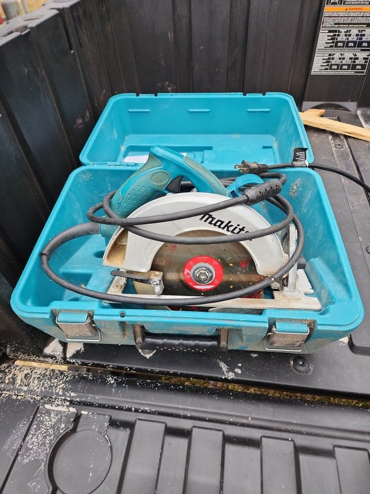 Makita Saw