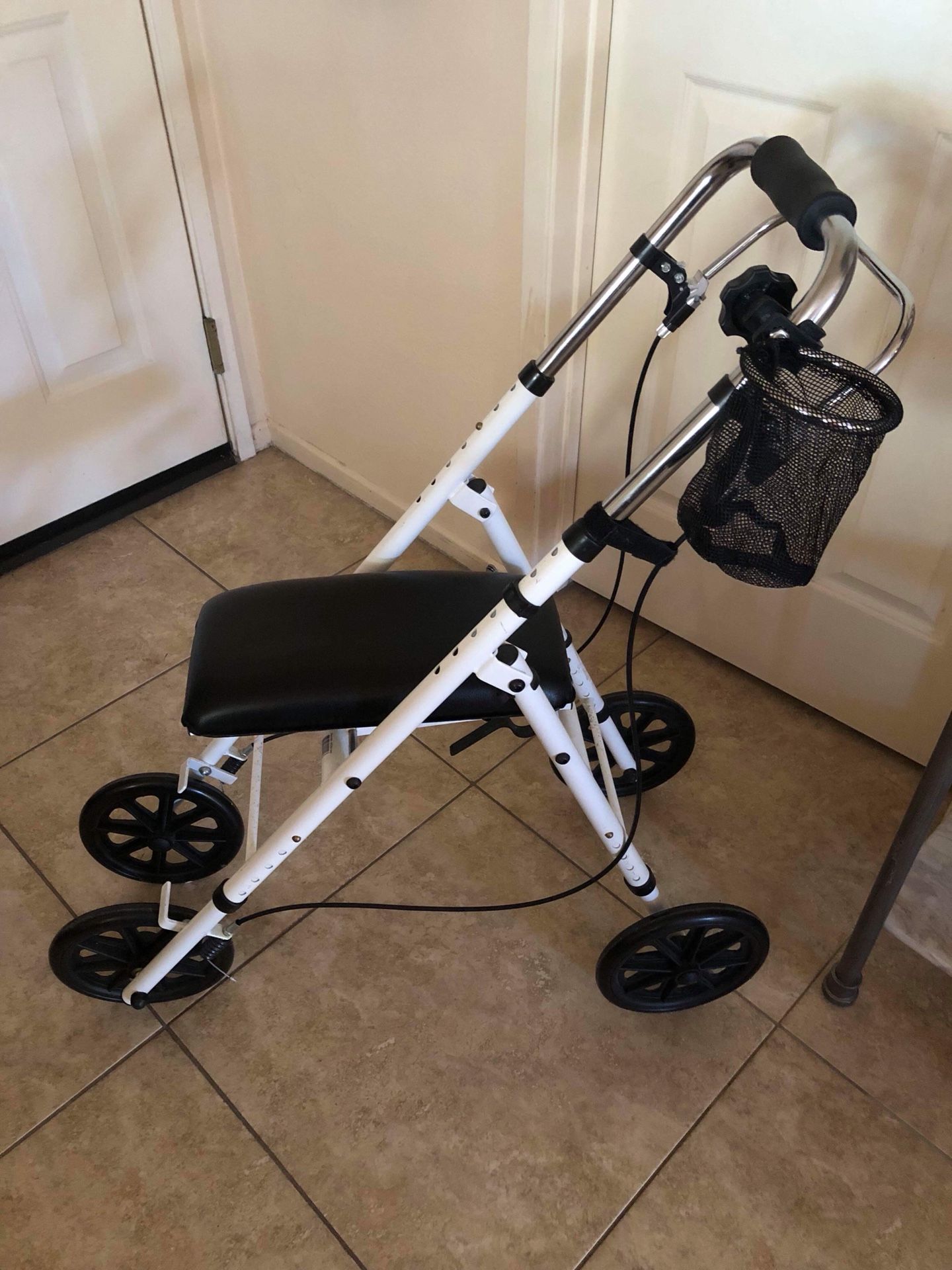 Medline MDS81000 Basic Knee Walker, White
