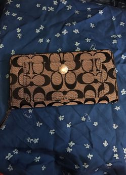 100% AUTHENTIC COACH ACCORDION WALLET
