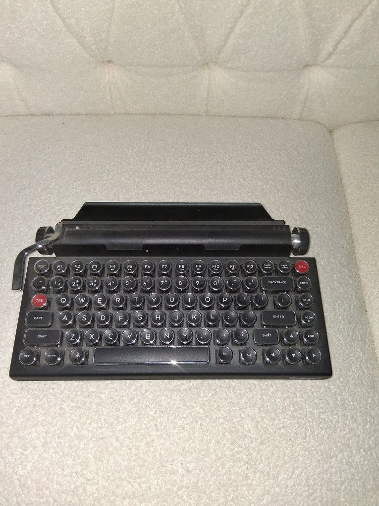 Retro Vintage Type Writter