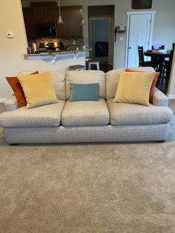 Harverty couch set
