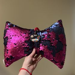 $2 🙂 Sequin Bow Shaped Pillow (Color Changing Sequins)