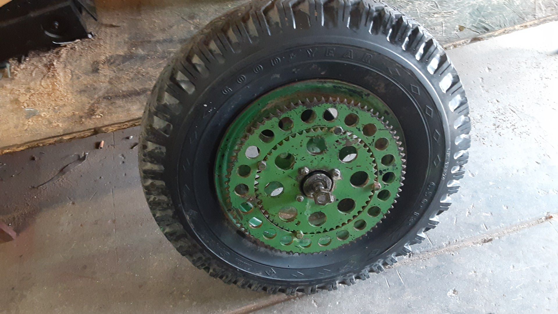John deer farm tractor tire and rim