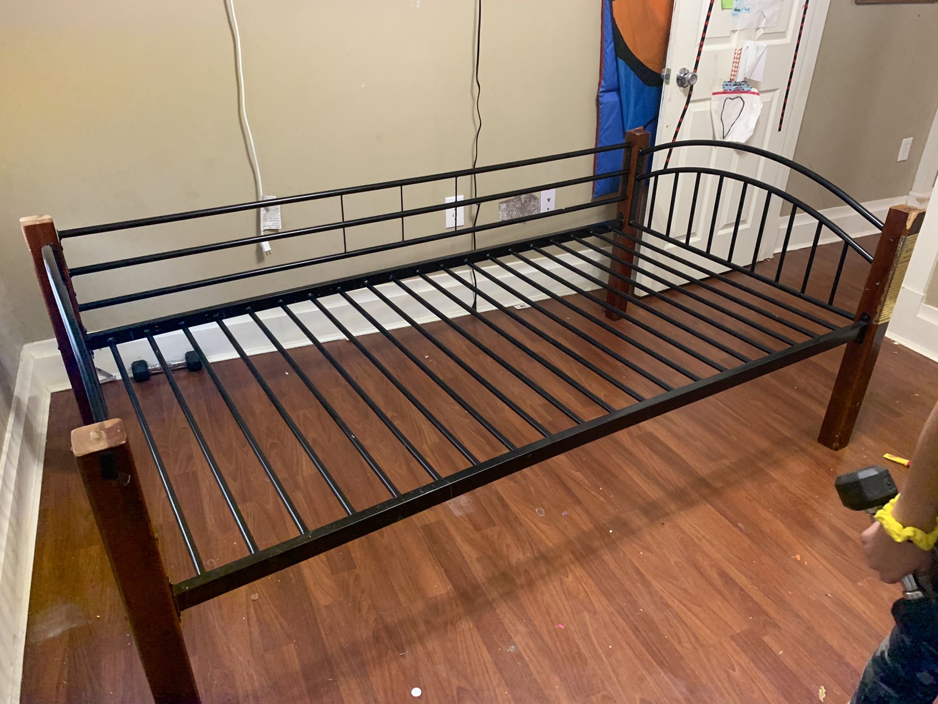 Twin frame bed