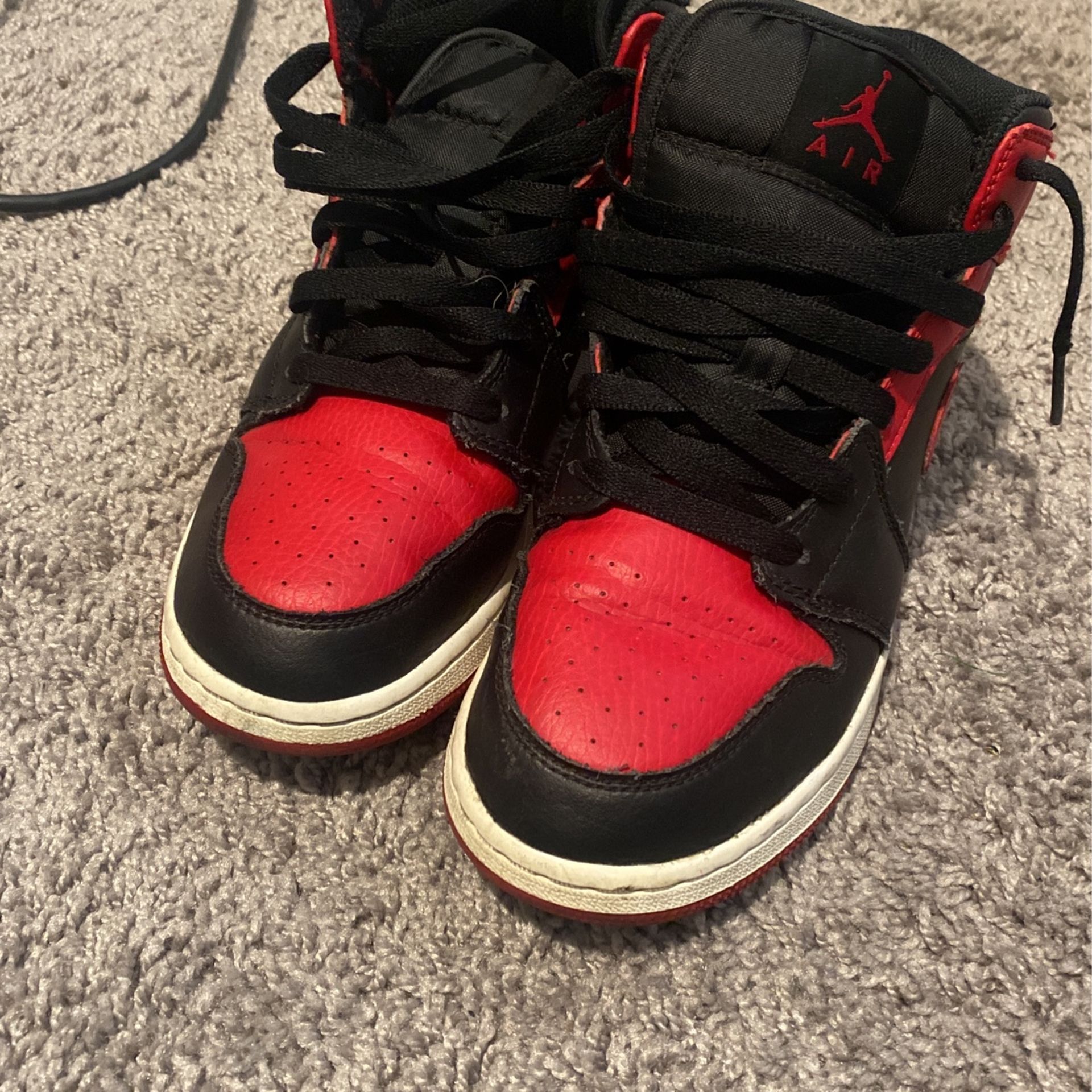 Jordan 1 Banned Mids