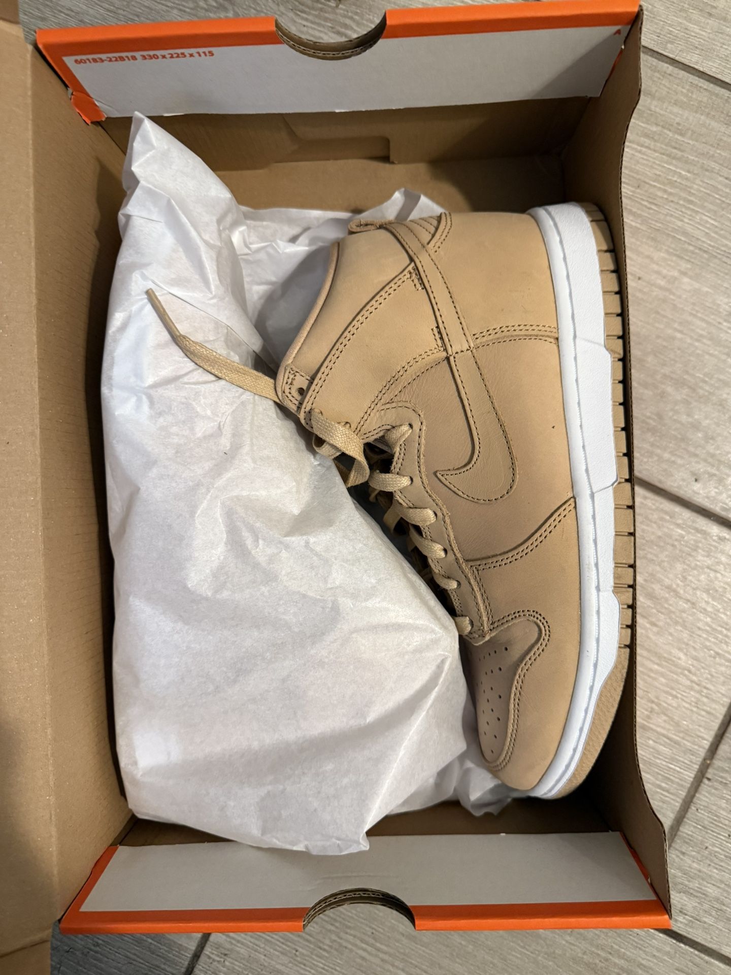 Size 8 Women’s Nike