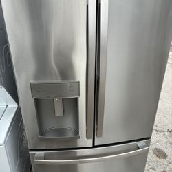 REFRIGERATOR GE 36” Stainless Steel