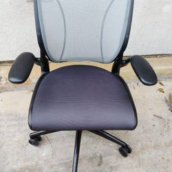 Comfortable Office Chair 