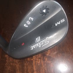 Men’s Titleist 52 Degree Golf Wedge!!