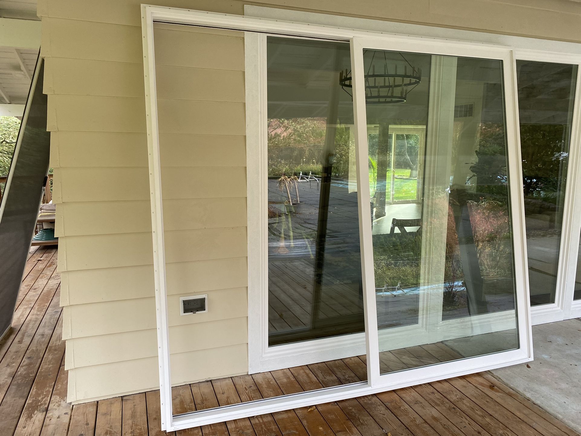 Milgard Tuscany V400 107.5x95.5 New Sliding Patio Door With Screen