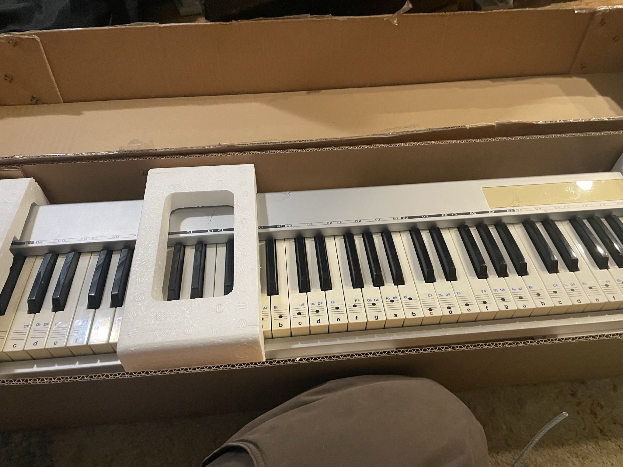 M-Audio 88 key MIDI keyboard,in box with stand & ben h