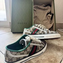 gucci tennis shoes 1977