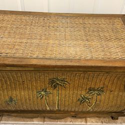 Vintage Wicker Storage Trunk / Blanket Chest