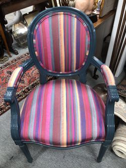 Vintage French Country Century Furniture Chair In Excellent Condition
