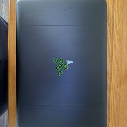 Razer Blade 14” Gaming Laptop (2017) – Intel i7 + GTX 1060