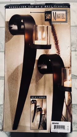 MEDALLION SET OF 2 WALL SCONCES