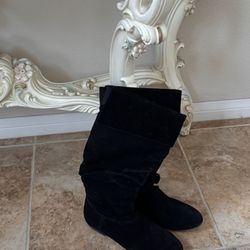 women’s suede boots size8