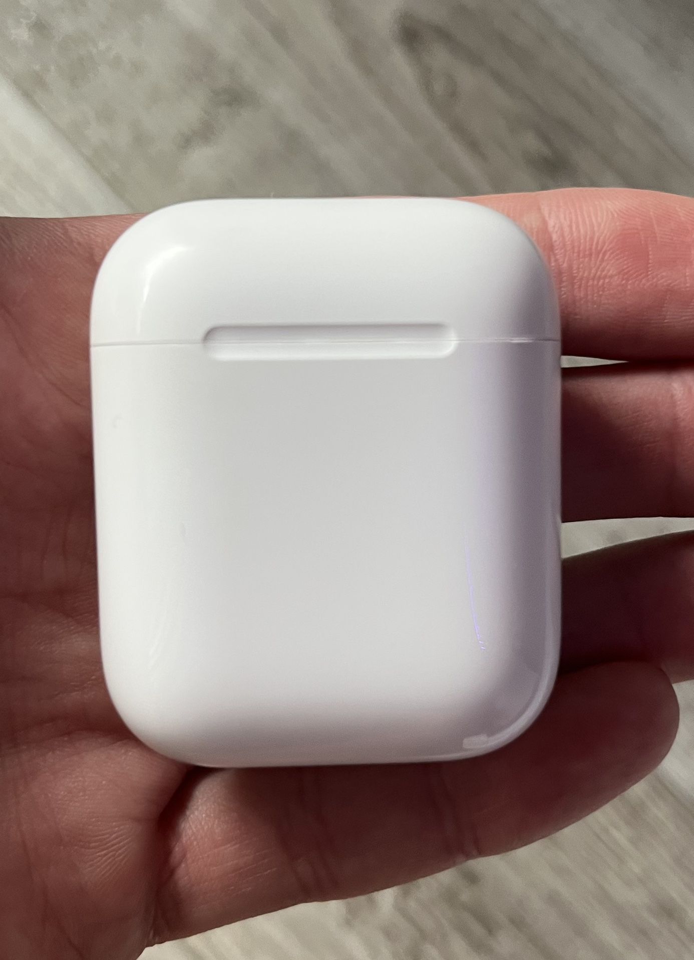 Apple AirPods First Gen ( No Charging Cable)