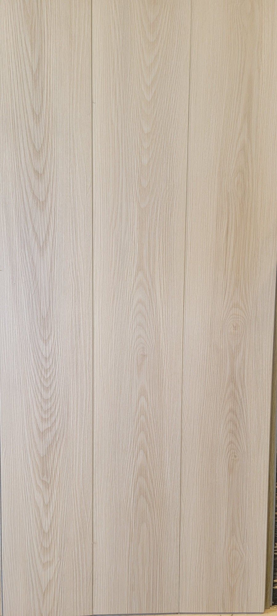 UTER Luxury Vinyl flooring , 7 "x 48" , 8mm, 20MIL, Cork Padding