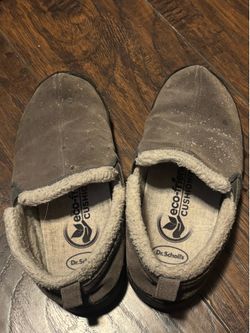 Free-Dr Scholl’s men’s size 8 hard bottom slippers