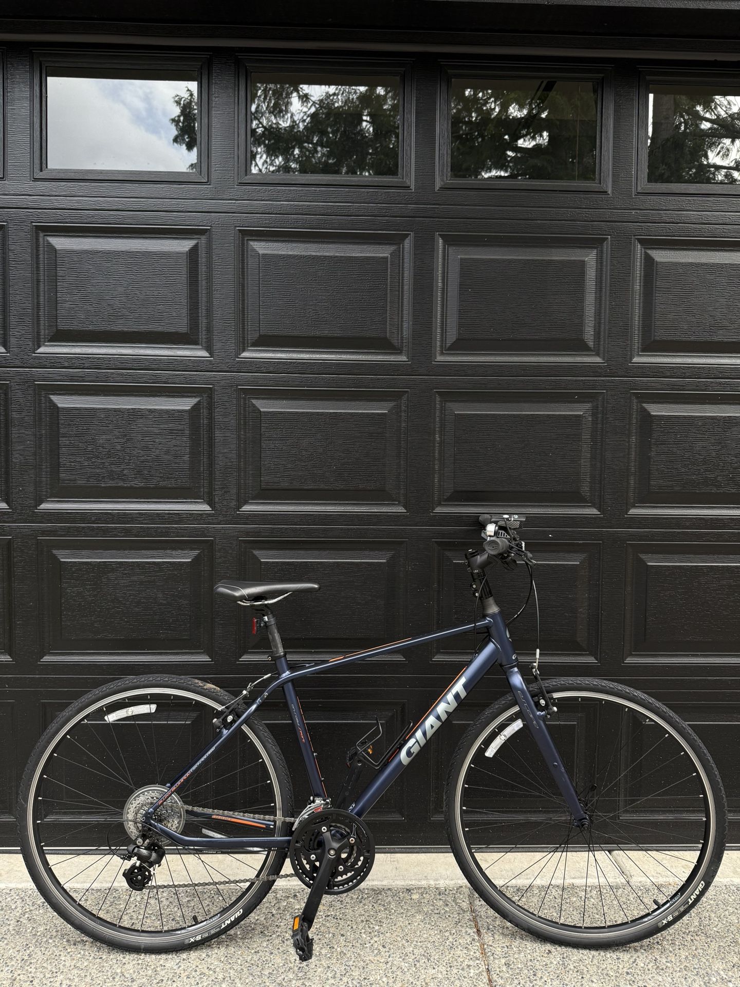 Giant 2 Ercape Hybrid Bike 