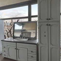 Vanity Cabinet Set