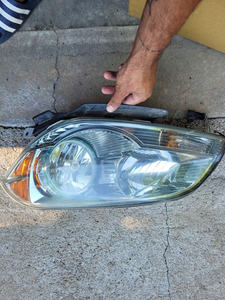 08 To 12 MALIBU RIGHT HEADLIGHT